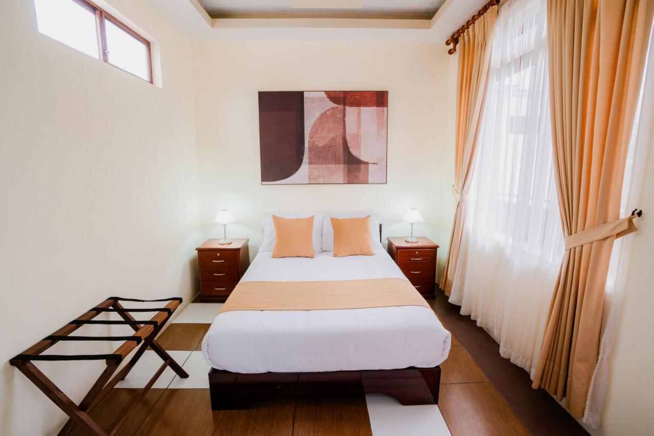 Hotel Palace Galapagos 푸에르토아요라 외부 사진