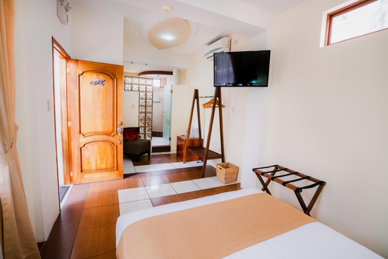 Hotel Palace Galapagos 푸에르토아요라 외부 사진