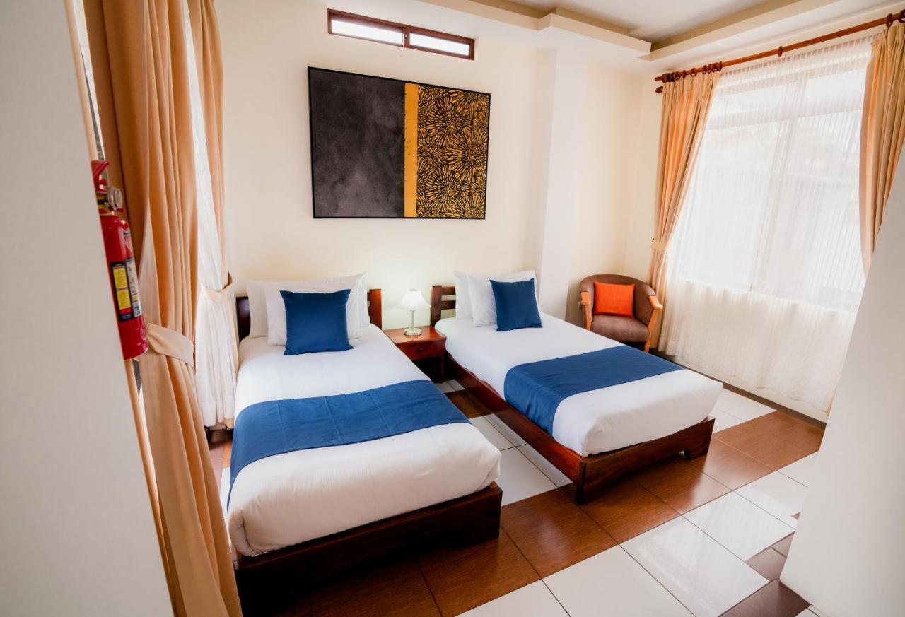 Hotel Palace Galapagos 푸에르토아요라 외부 사진