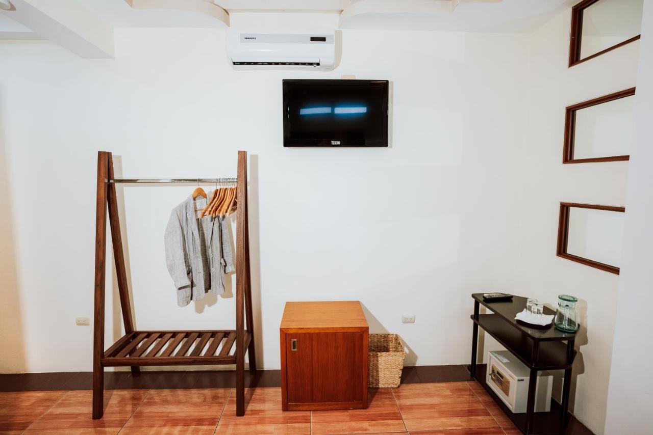 Hotel Palace Galapagos 푸에르토아요라 외부 사진