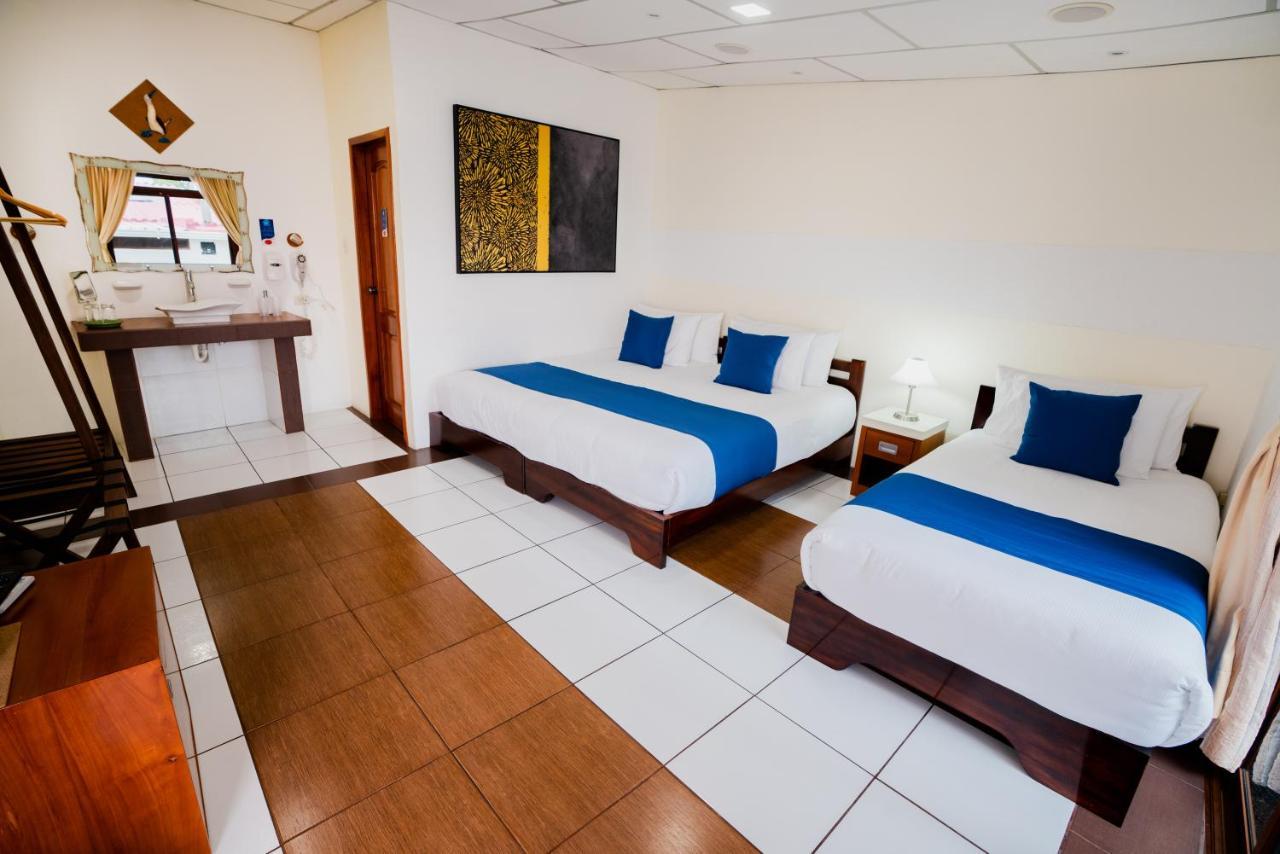 Hotel Palace Galapagos 푸에르토아요라 외부 사진