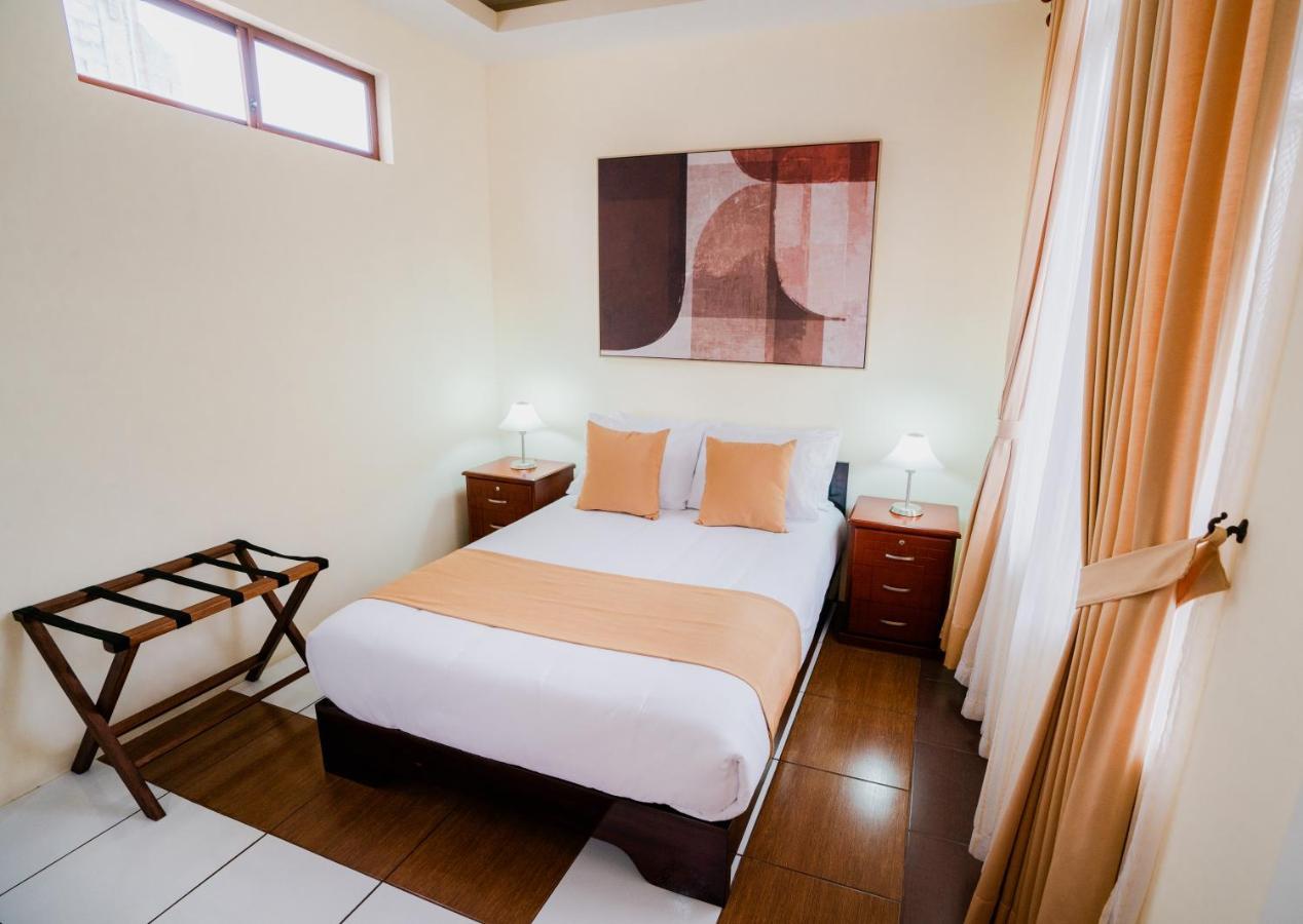 Hotel Palace Galapagos 푸에르토아요라 외부 사진