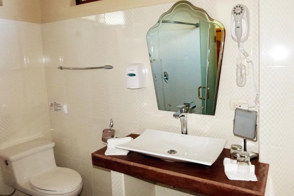 Hotel Palace Galapagos 푸에르토아요라 객실 사진